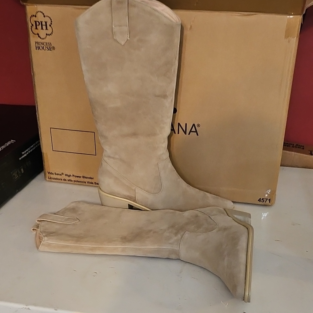 Vero Cuoio Cream Suede Heeled Boots